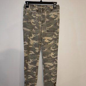 👖 AE Next Level Stretch High Waisted Green Camo Joggers - Size 4 - 👖